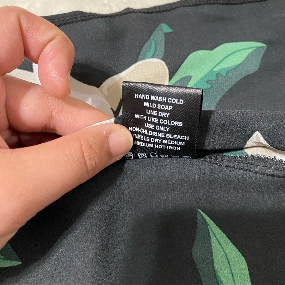 Elan Cardigan floral black and green size medium - Picture 8 of 8